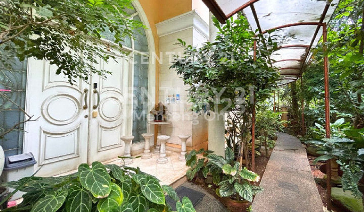 Exclusive Home In The Heart Of Mega Kuningan  Business Center 2