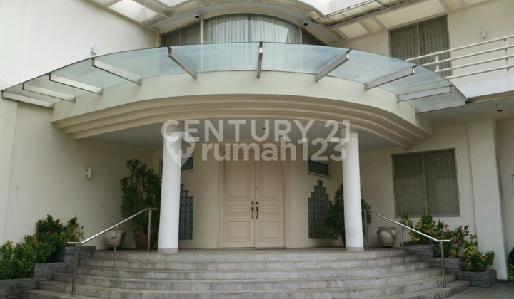 Luxurious House In Pondok Indah With Swimming Pool