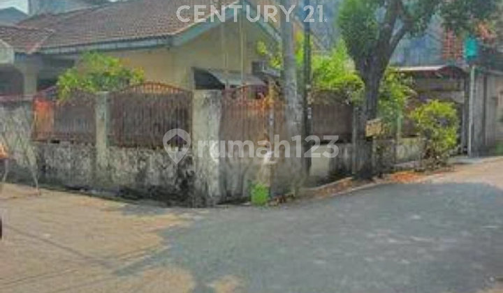 Dijual Rumah Hook Dekat Lingkungan Bisnis di Cengkareng