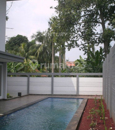 QUICK SALE: LAND WITH BONUS HOUSE IN KEMANG, SOUTH JAKARTA