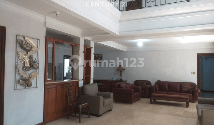 Rumah Mewah Asri Ada Kolam Renang Strategis Dekat Senayan S8919