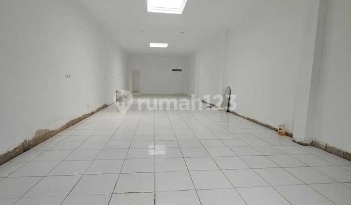 For Rent: Newly Built Row Shophouse on Main Street, Rengasdengklok. 2