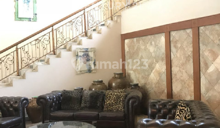 Dijual Rumah Eksklusif  Taman Luas Ada Pool Daerah Cilandak JakSe 2