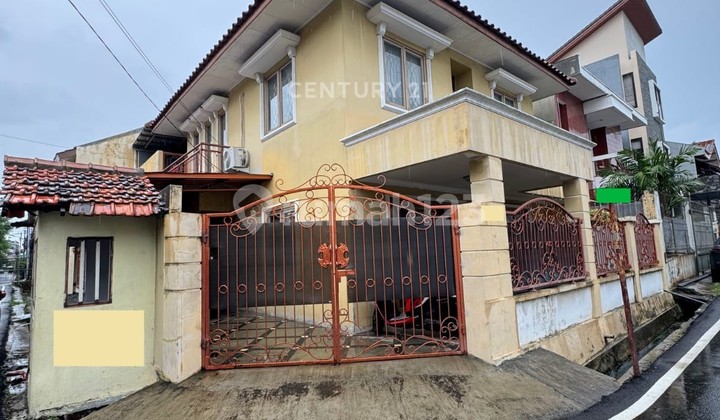 For Sale Two-Story Hook House in Pulo Gadung, East Jakarta
