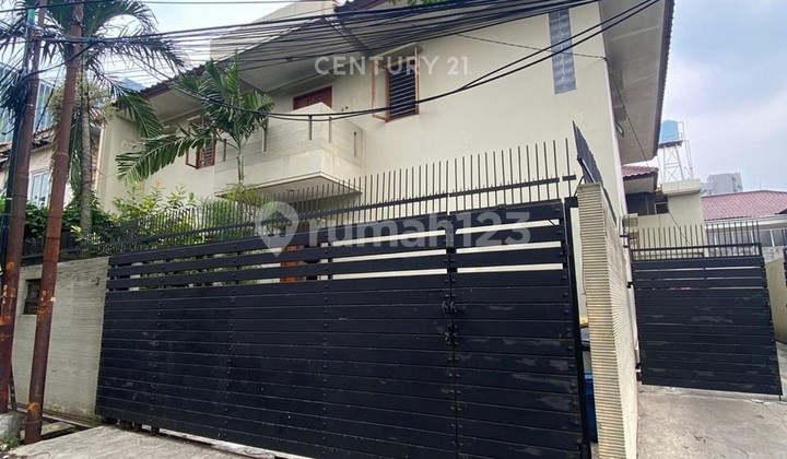 Dijual Sekaligus Dua Bangunan Rumah di Cilandak Jakarta Selatan