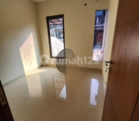 Dijual Rumah Siap Huni 2 Lantai Di Premier Riviera Rawamangun  2