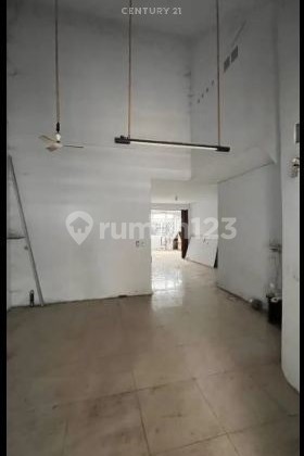 For Sale House Suitable for Boarding in Palmerah, West Jakarta 2