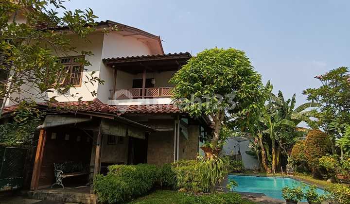 Rumah Kokoh di Pejaten Barat