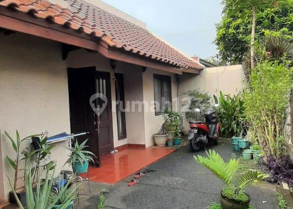 Rumah Hitung Tanah di Rawa Belong, Jakarta Barat Rumah Hitung Tanah di Rawa Belong, Jakarta Barat