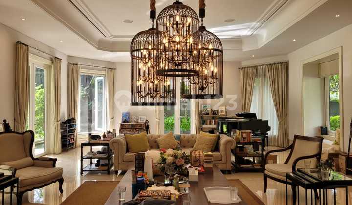 Luxury House in Menteng Luxury House in Menteng
