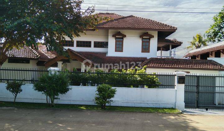 Rumah Besar Asri Dan Nyaman Di Selatan Jakarta 2