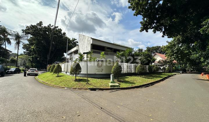 Dijual rumah lama di Jl Sekolah Duta - Pondok Indah - Jakarta Selatan