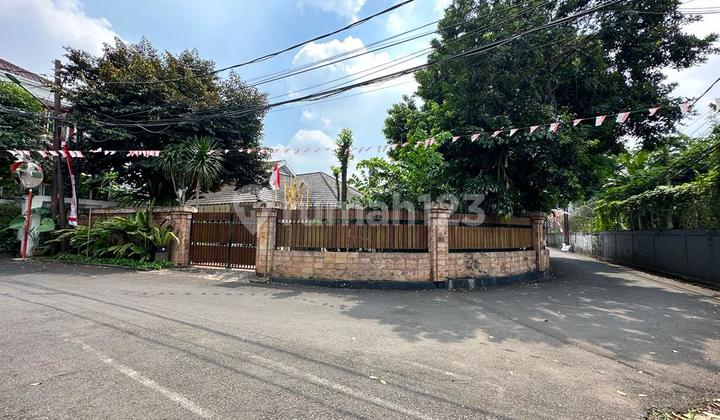 For sale well-maintained old house on Jl Puri Mutiara - Cipete - South Jakarta