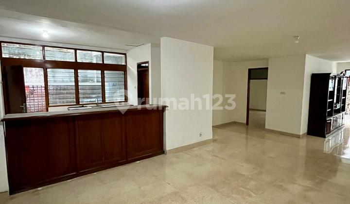 Rumah Tinggal, Cocok untuk Usaha, di Dharmawangsa Jakarta Selatan