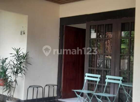 Rumah Dalam Kompleks Di Lebak Bulus