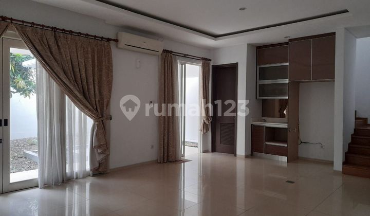 Rumah Modern Di Kawasan Elit, Startegis, Aman, Asri. Rumah Modern Di Kawasan Elit, Startegis, Aman, Asri.