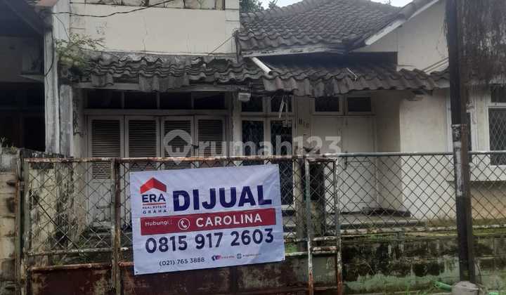 Rumah Tua Hitung Tanah Di Kompleks Elit Lebak Bulus