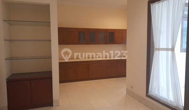 Rumah Asri Dalam Kompleks Di Lebak Bulus. Lingkungan Aman One Gate System Dg Fasilitas Pool Dan Lapangan Tenis 2