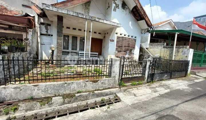 Rumah Tua di Tebet Barat Hitung Tanah Murah Rumah Tua di Tebet Barat Hitung Tanah Murah