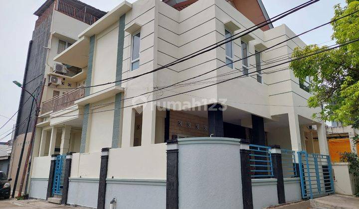 RUMAH BARU NAN CANTIK DI KELAPA GADING TIMUR 1