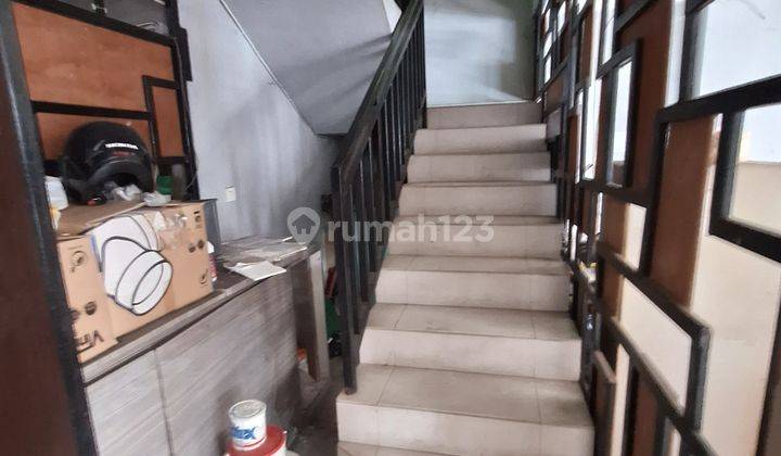 RUMAH KOST 33 KAMAR DIMATRAMAN OMSET MANIS 8
