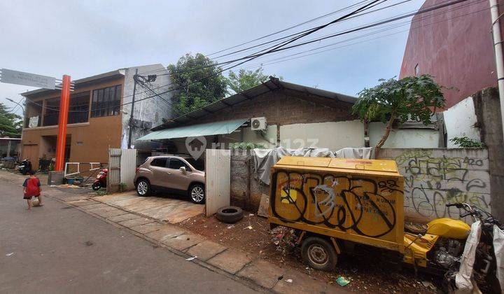 RUMAH TUA COCOK UNTUK USAHA KOST DI MENTENG 1