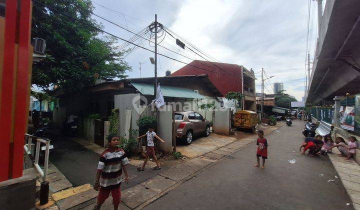 RUMAH TUA COCOK UNTUK USAHA KOST DI MENTENG 2