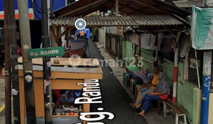 Old House In Utan Kayu Near Rawamangun Shm