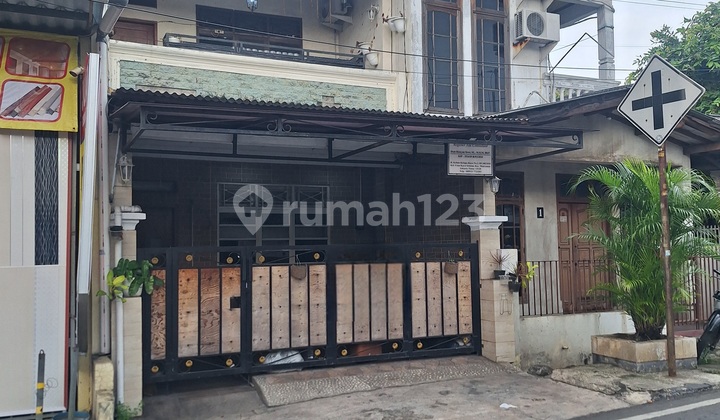 Rumah Komersial Untuk Usaha Di Matraman 1