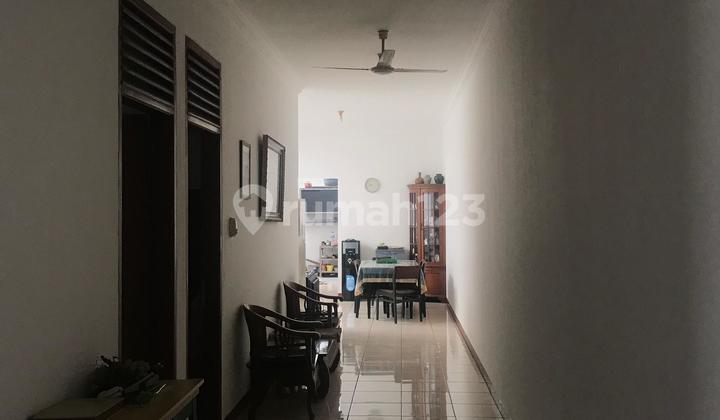 Charming, Cool, and Peaceful Home in Utan Kayu, Matraman 2