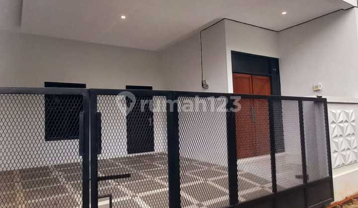 Rumah Baru di Jagakarsa Dekat Stasiun Lenteng Agung