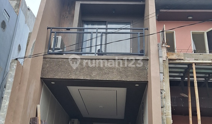 Rumah Baru di Utan Kayu Utara Matraman Rumah Baru di Utan Kayu Utara Matraman