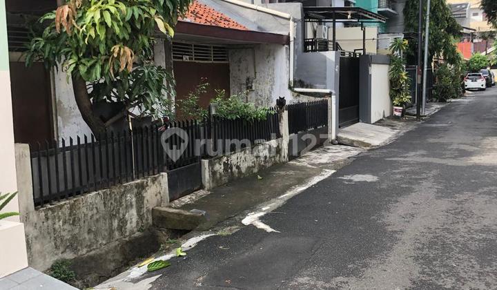 Old House in Complex Near Arion Mall Rawamangun 2