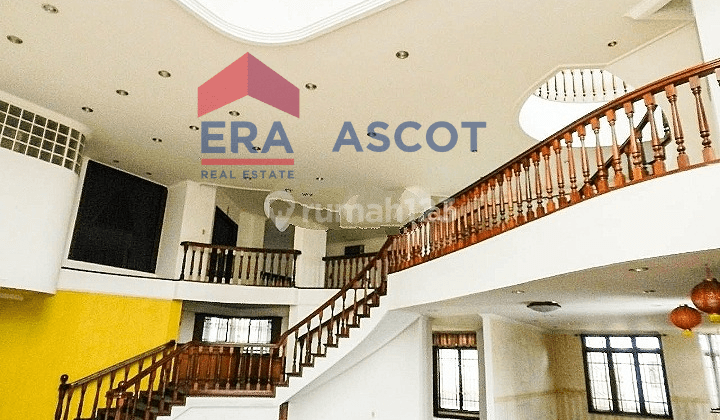 Rumah Hook Inti Kota Lokasi Elite Jalan Ir. Juanda, Medan Polonia 2