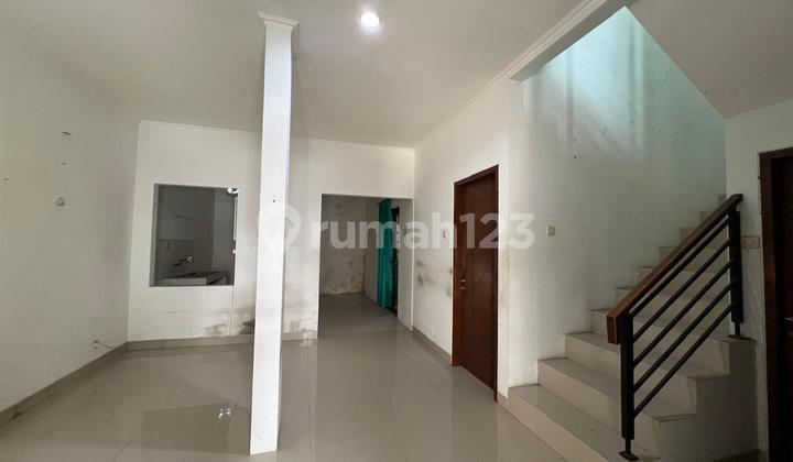 Good Ready-to-Occupy House in Antapani Cluster, Jakarta-Bandung Road 2