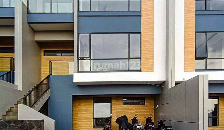 Rumah Baru Modern Kawasan Komplek Setra Duta Dekat Bandung Utara 1