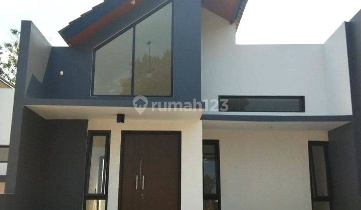 Rumah Bagus Di Kawasan Komplek Ramai Cipadung Cibiru Bandung SHM 1