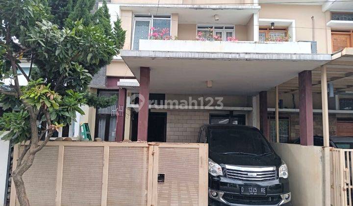 Rumah Bagus Terawat Luas Cisaranten Kulon Arcamnik Kota Bandung 1