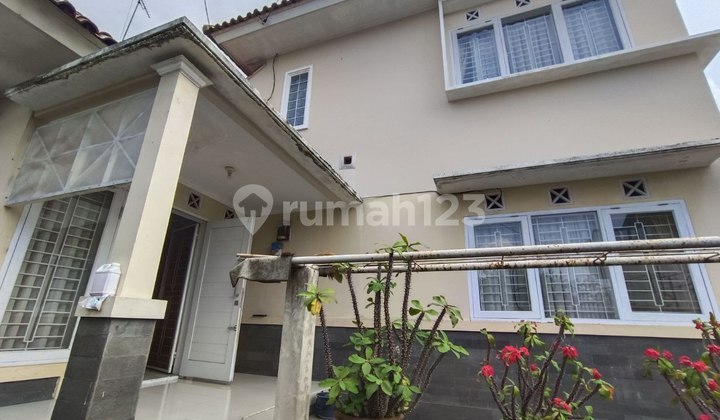 Rumah Strategis Dekat Pondok Hijau Ciwaruga Geger Kalong Bandung