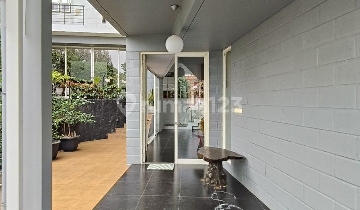 Rumah Mewah Exclusive Perumahan Setraduta Sukasari Kota Bandung 2