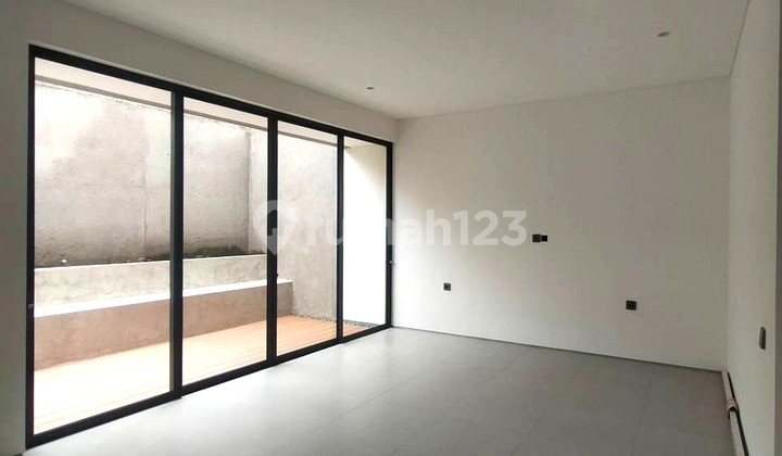 Rumah 2 Lantai Siap Huni Komplek Riung Gede Bage Kota Bandung SHM 2