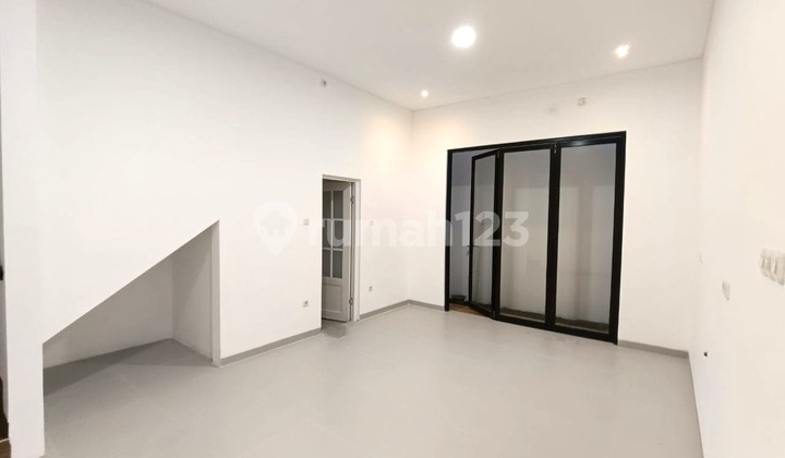 Main Road House Cisaranten Arcamanik Sharia Bandung Near Mosque. 2