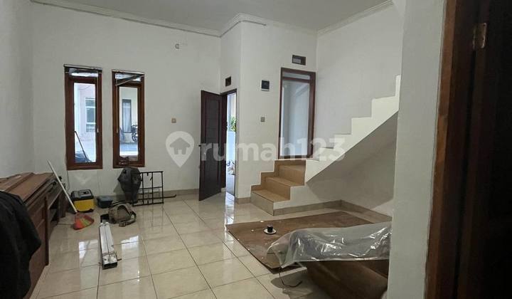 Rumah Minimalis 2 Lantai di Komplek Bojong Koneng Kodya Bandung 2