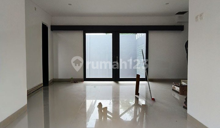 Luxurious Newly Renovated House in BKR Wing, Buah Batu, Bandung City, SHM 2