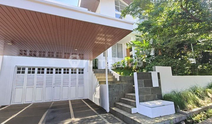 Rumah Villa Mewah Kolam Renang Di Dago Pakar Juanda Bandung Utara