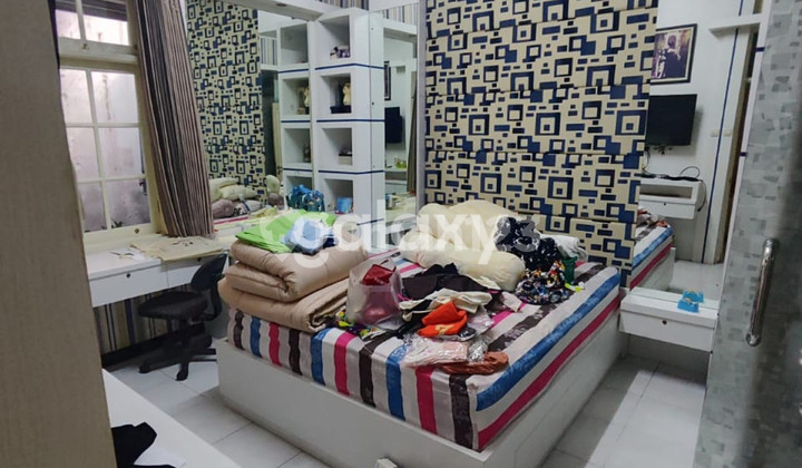 Comfortable location near Galaxy Mall, Dharmahusada Permai house is move-in ready. 2