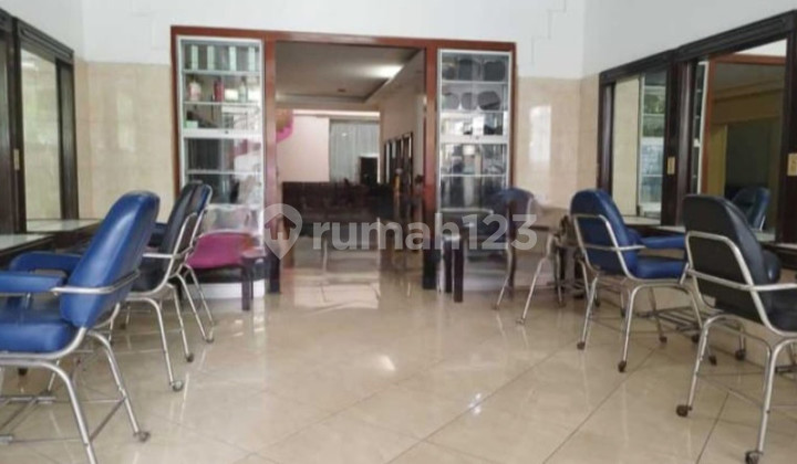 Strategic House for Sale at Walikota Mustajab, Premium Location in Central Surabaya 2