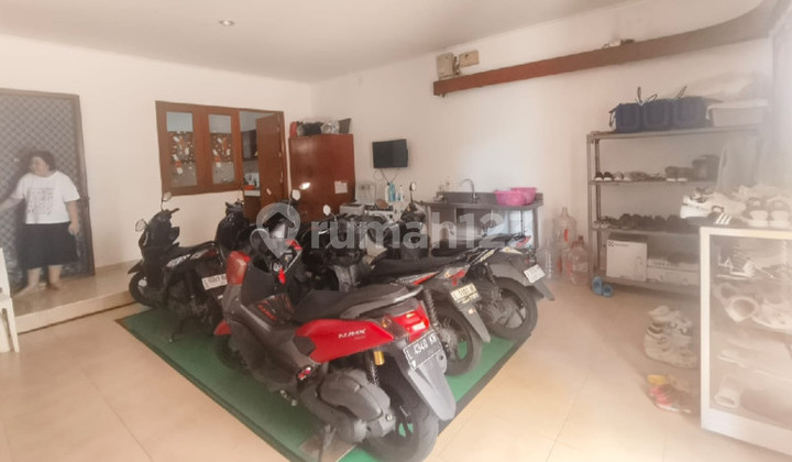 Exclusive House Regency 21 - Block H, Near Merr, Land Area 310 M² | Building Area 389 M² 2