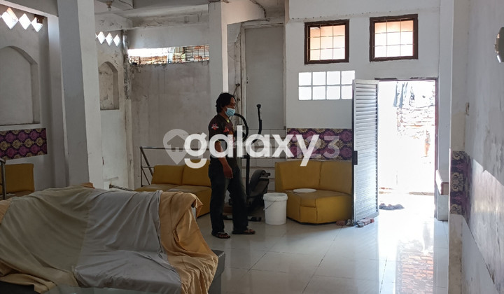 Rumah Raya Tenggilis - Kendangsari 2 Lantai Hadap Utara Selatan