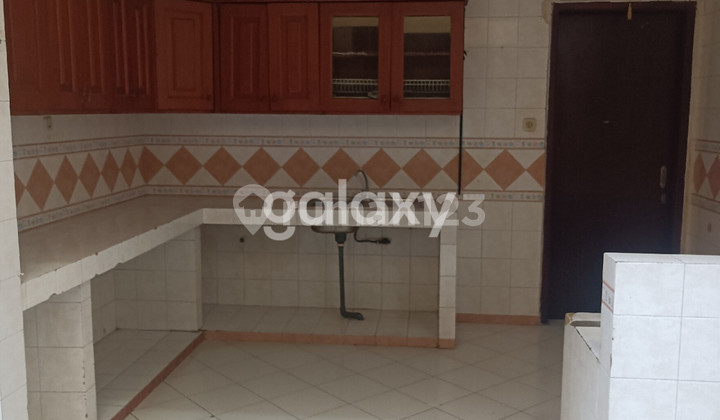 Rumah Tenang Nyaman di Dharmahusada, Dekat Bu Rudi & Kuliner Hits! 2